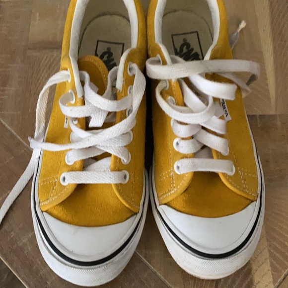 Vans. Goldens suede good condition - Picture 6 of 7